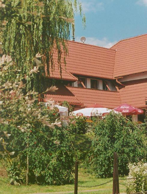 Zajazd Kosynier Wegrzce Luaran gambar